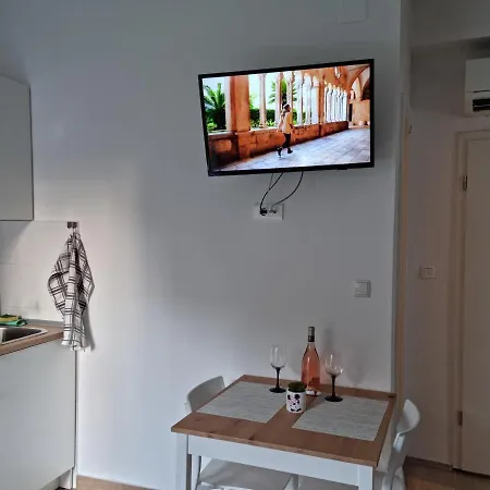 Vlaho Apartment *