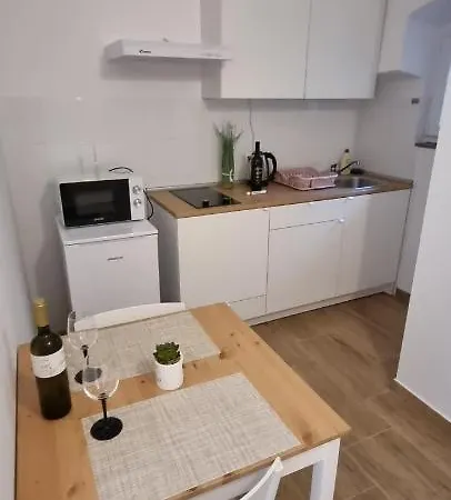 Vlaho Apartment *